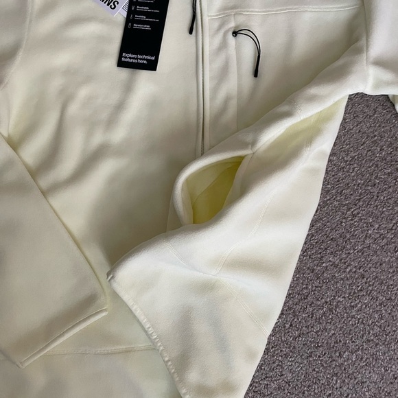 NWT Rains unisex fleece jacket. 2 side pockets and one front pocket. Size XL - Picture 7 of 10